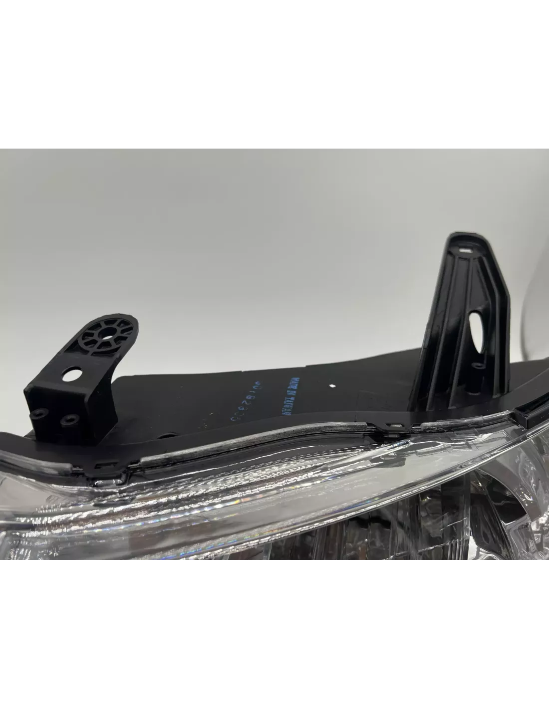 Optique avant gauche Xenon Mitsubishi Pajero IV 2007-2018 DEPO -