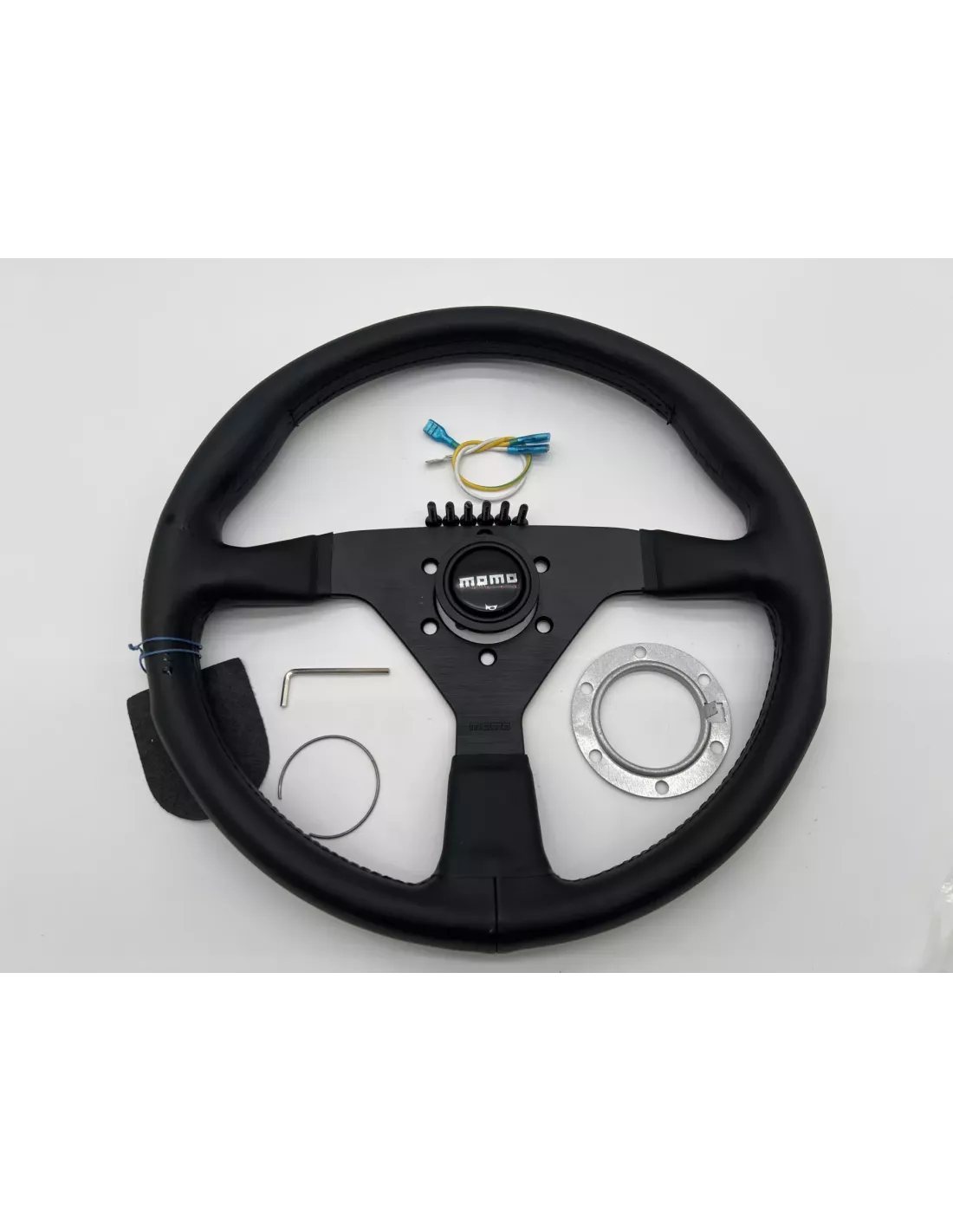 Volant plat trois branches cuir noir Ø350mm DTC PARTS - accessoire 4x4