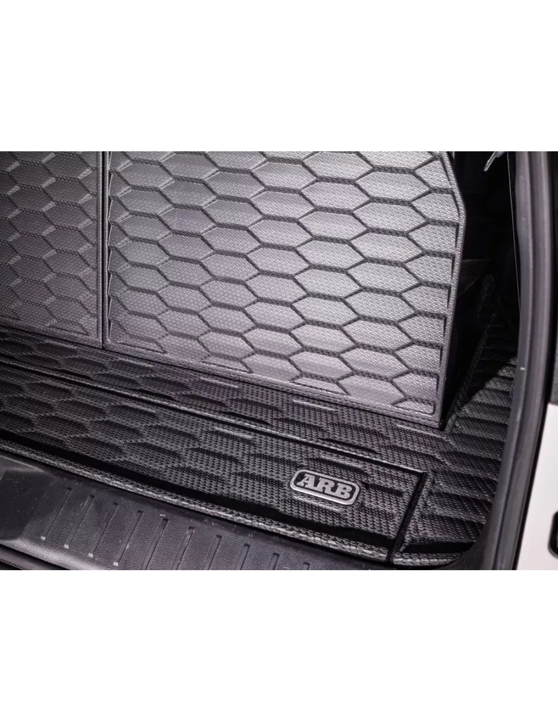 Tapis de coffre ARB renforcé spécifique Toyota Land Cruiser 300 ARB -