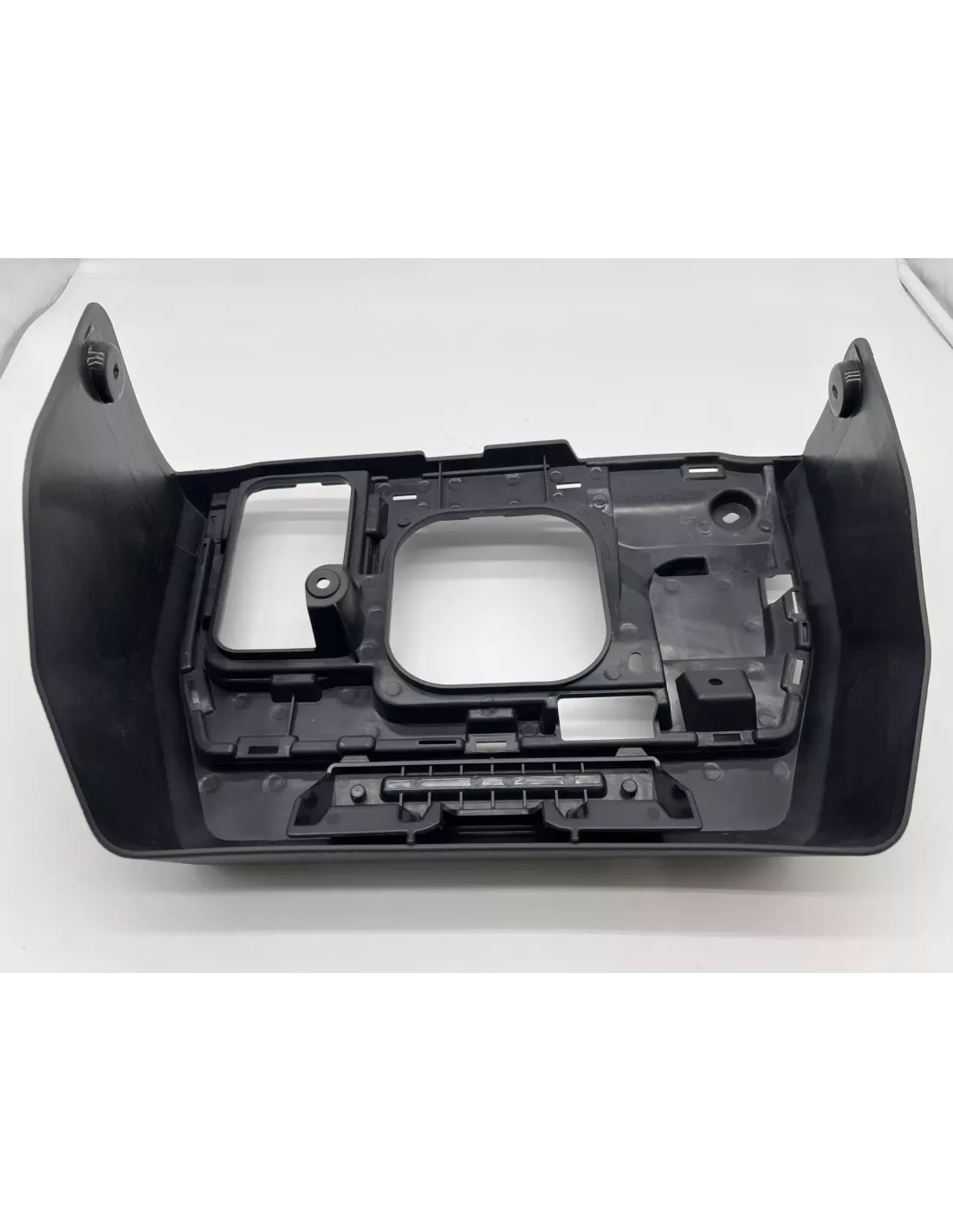 Console centrale vide poche autour levier de vitesse avec porte