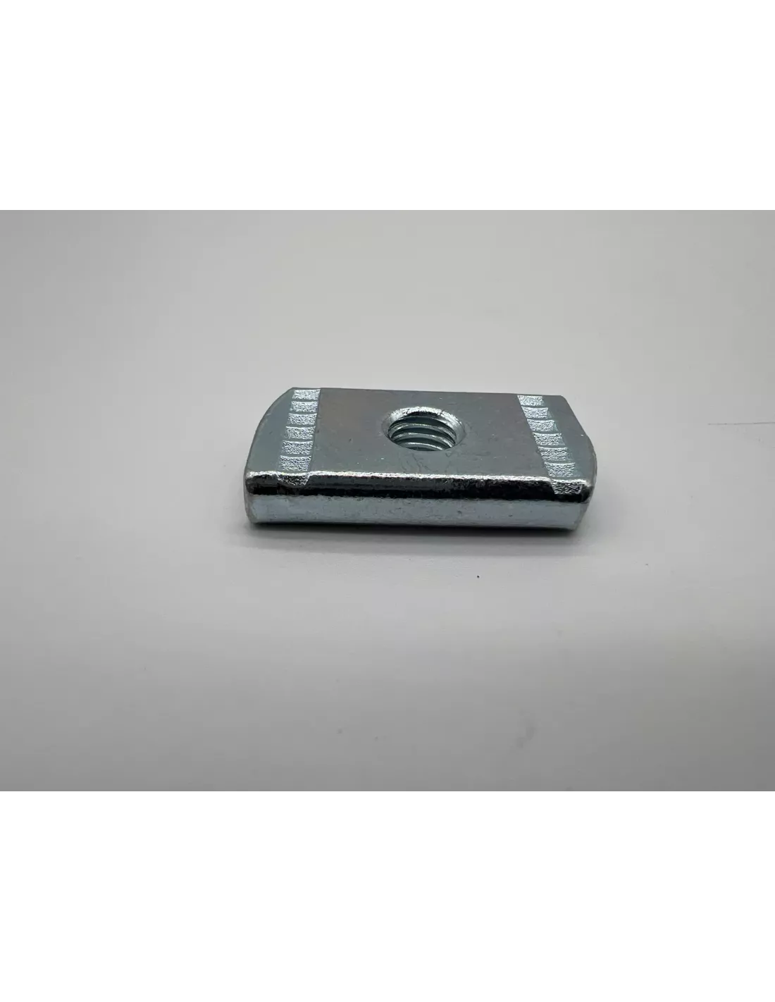 Ecrou à coulisse M8 pour barre de toit HD Rhino Rack DTC PARTS -