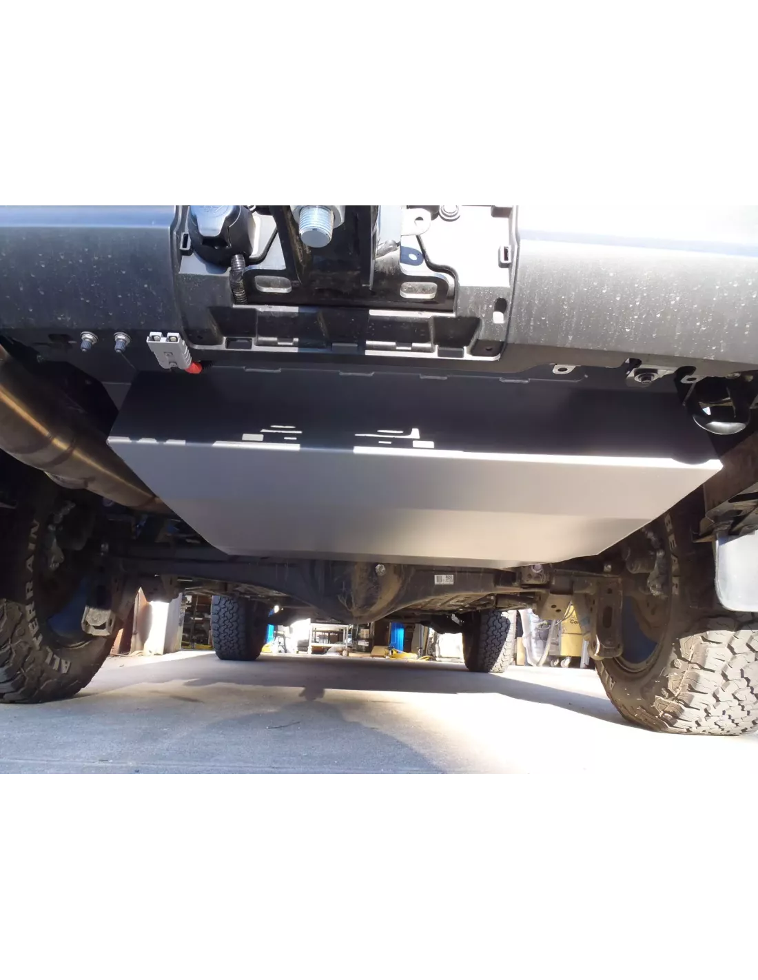 Réservoir LRA Toyota Land Cruiser série 300 V6 3.3 diesel 140L