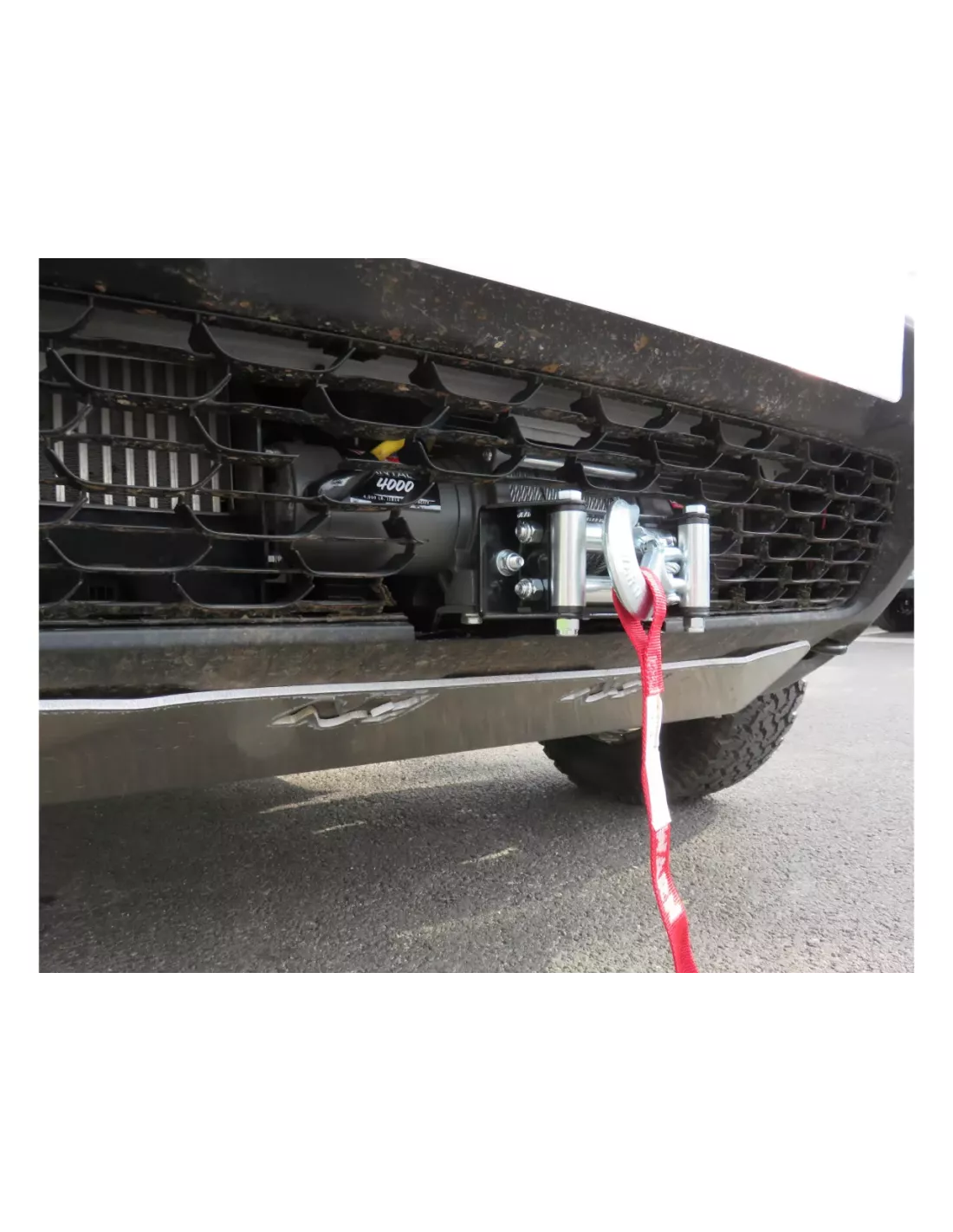 Platine treuil intégrée pare-chocs d'origine Dacia Duster I et II
