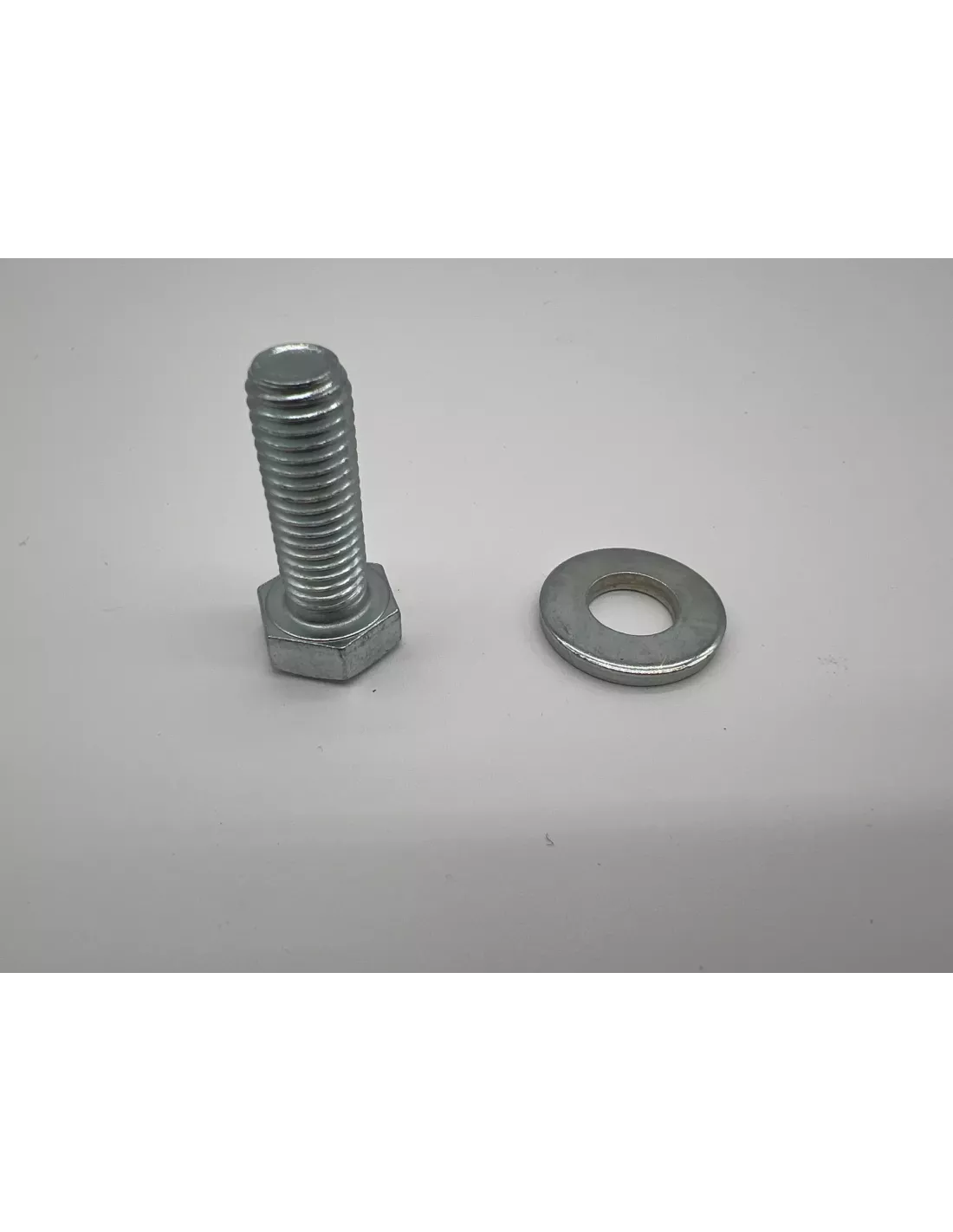 Anneau de remorquage avant droit pour Mercedes Sprinter W906 W907