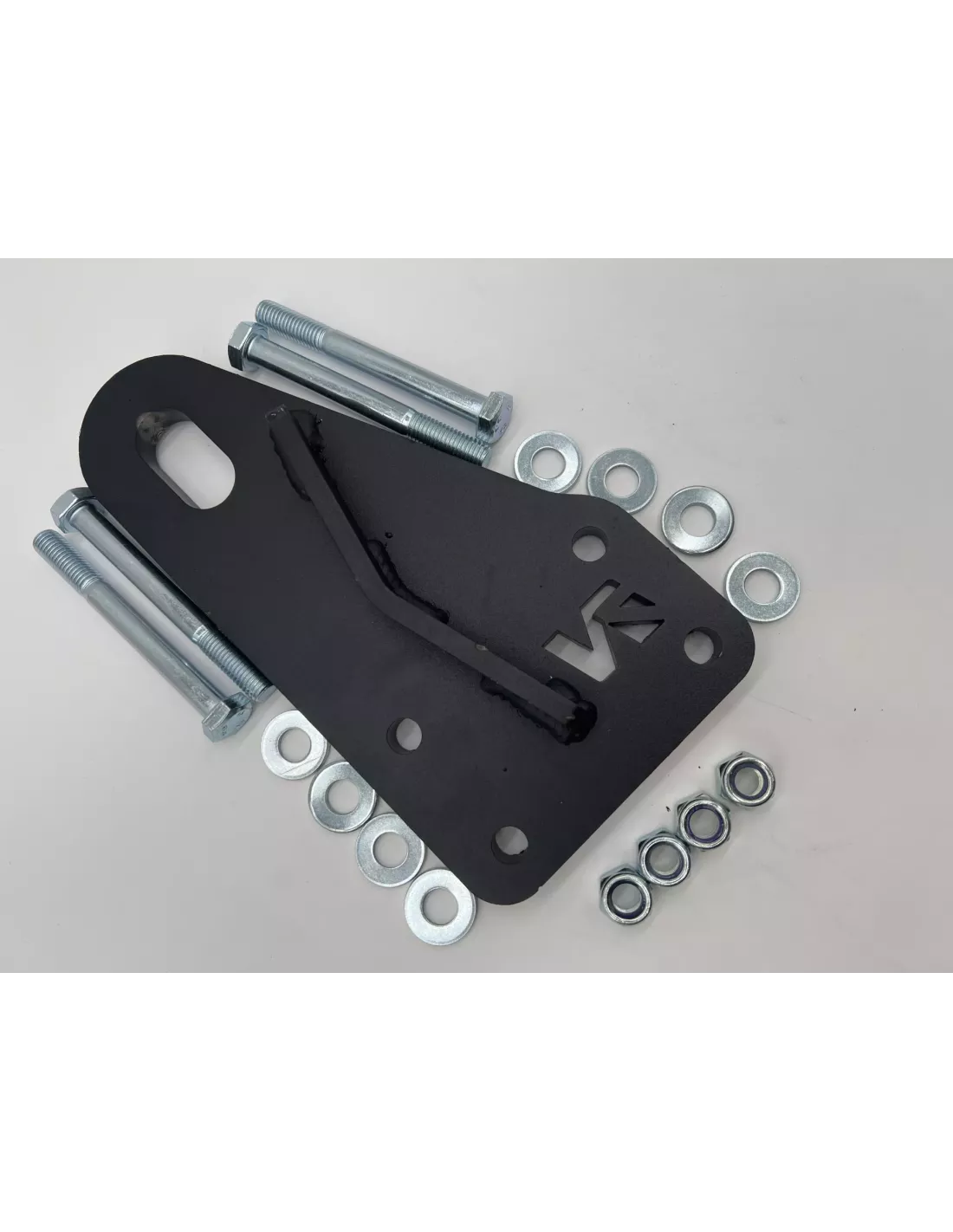 Anneau de remorquage arrière gauche sur Mercedes Sprinter W906 W907