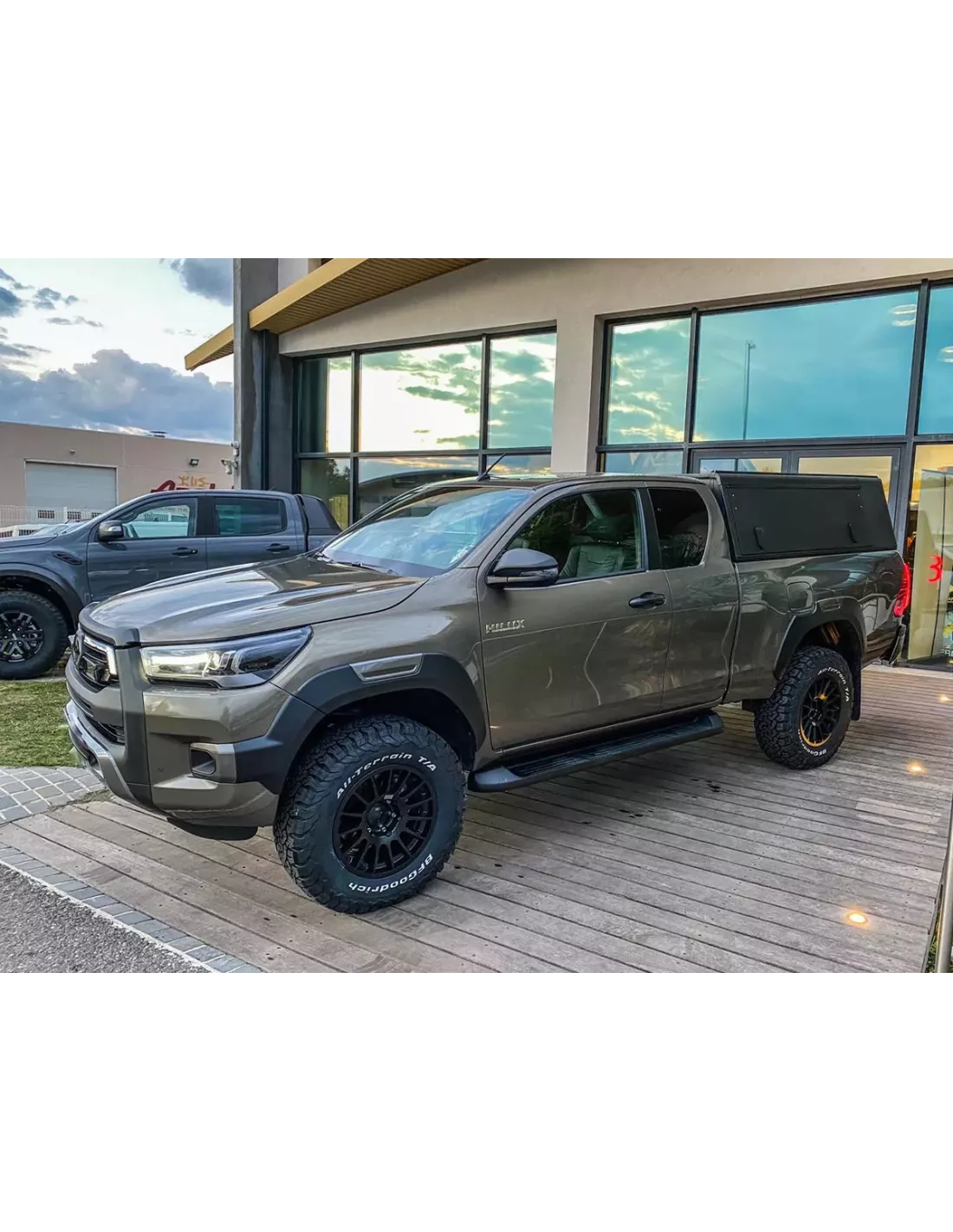 Jante Alu Braid Winrace S Noire 8x17 6x139.7 ET5 Toyota Hilux et Land