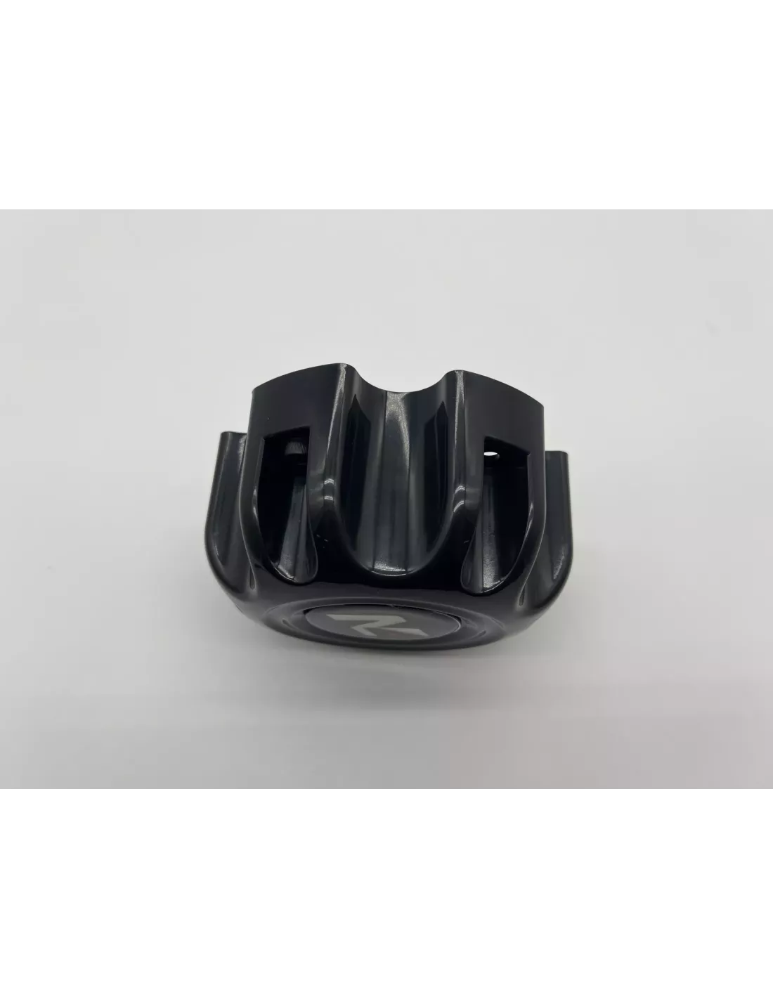 Cache moyeu fermé plastique noir pour jante acier entraxe 6x139.7