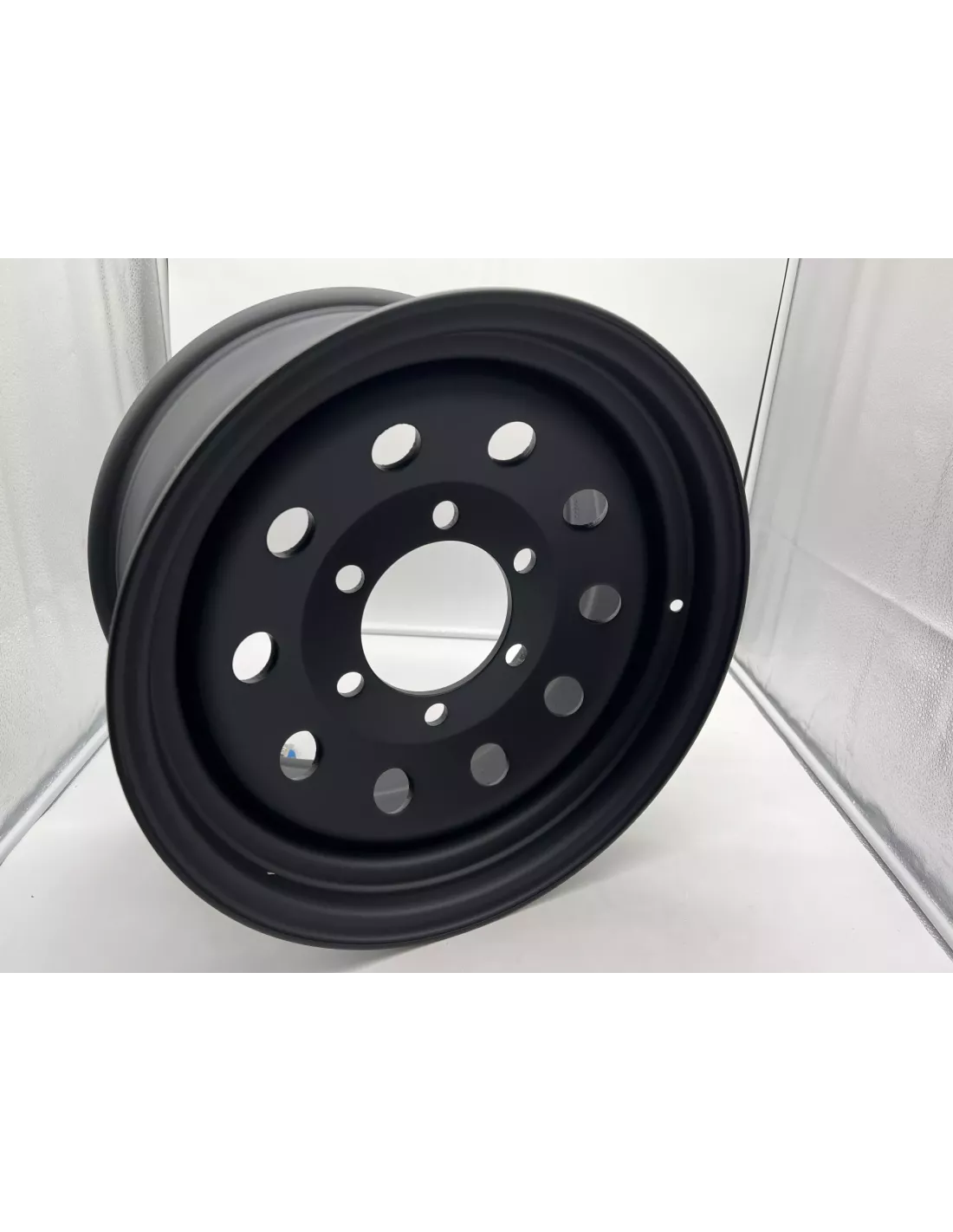 Jante acier monobloc poids lourd en 9x17 Iveco Daily 4x4 avant 2018