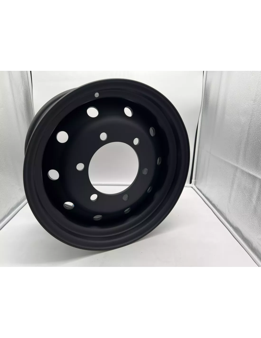 Jante acier monobloc poids lourd en 9x17 Iveco Daily 4x4 2019+