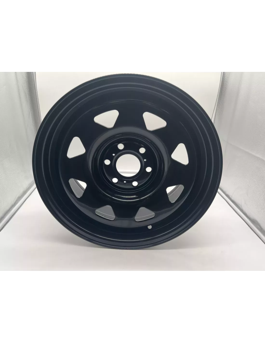 Jante acier Triangular noire 7x16 6x114.3 Nissan Navara D40 D23