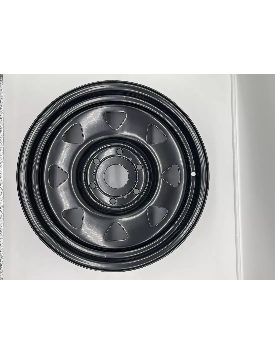 Jante acier Triangular noire 7X17 6x139.7 Mitsubishi L200 avant 2019