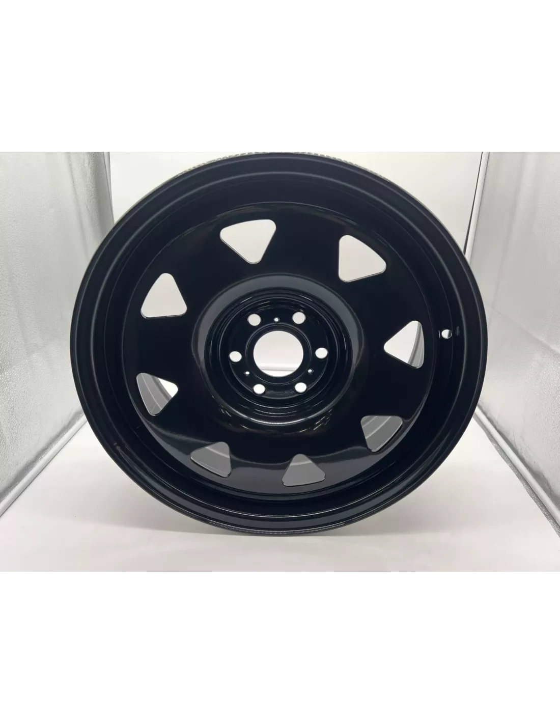 Jante acier Triangular noire 7x17 6x114.3 Nissan Navara D23