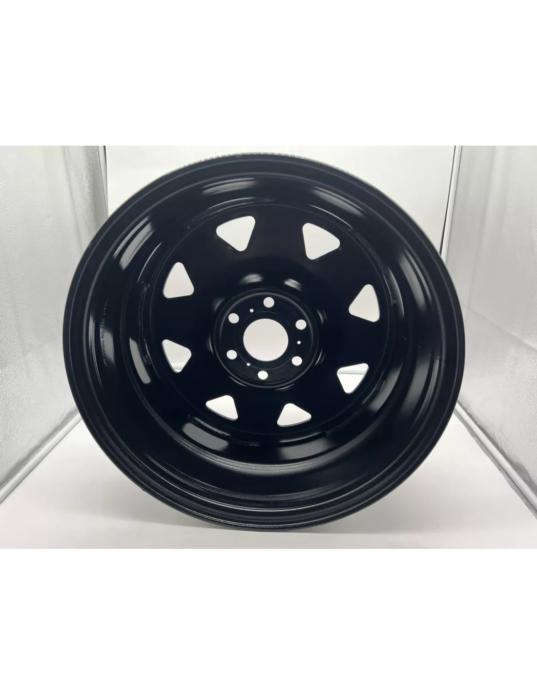 Jante acier Triangular noire 7x17 6x114.3 Nissan Navara D23