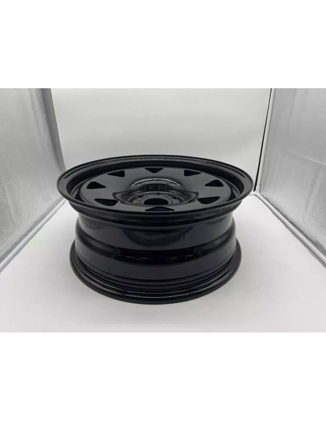 Jante acier Triangular noire 7x17 6x114.3 Nissan Navara D23