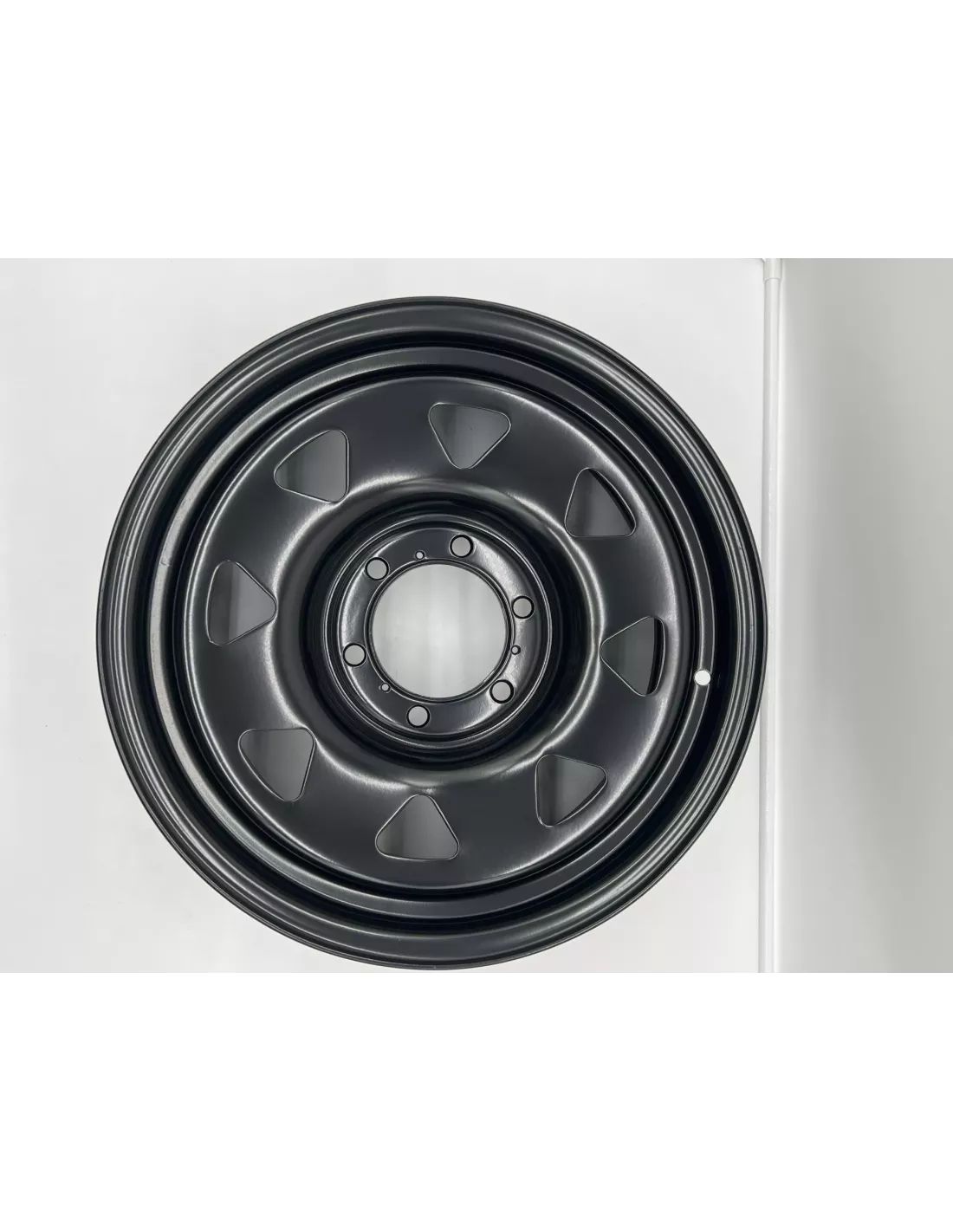 Jante acier Triangular noire 7x17 6x139.7 Toyota Land Cruiser et