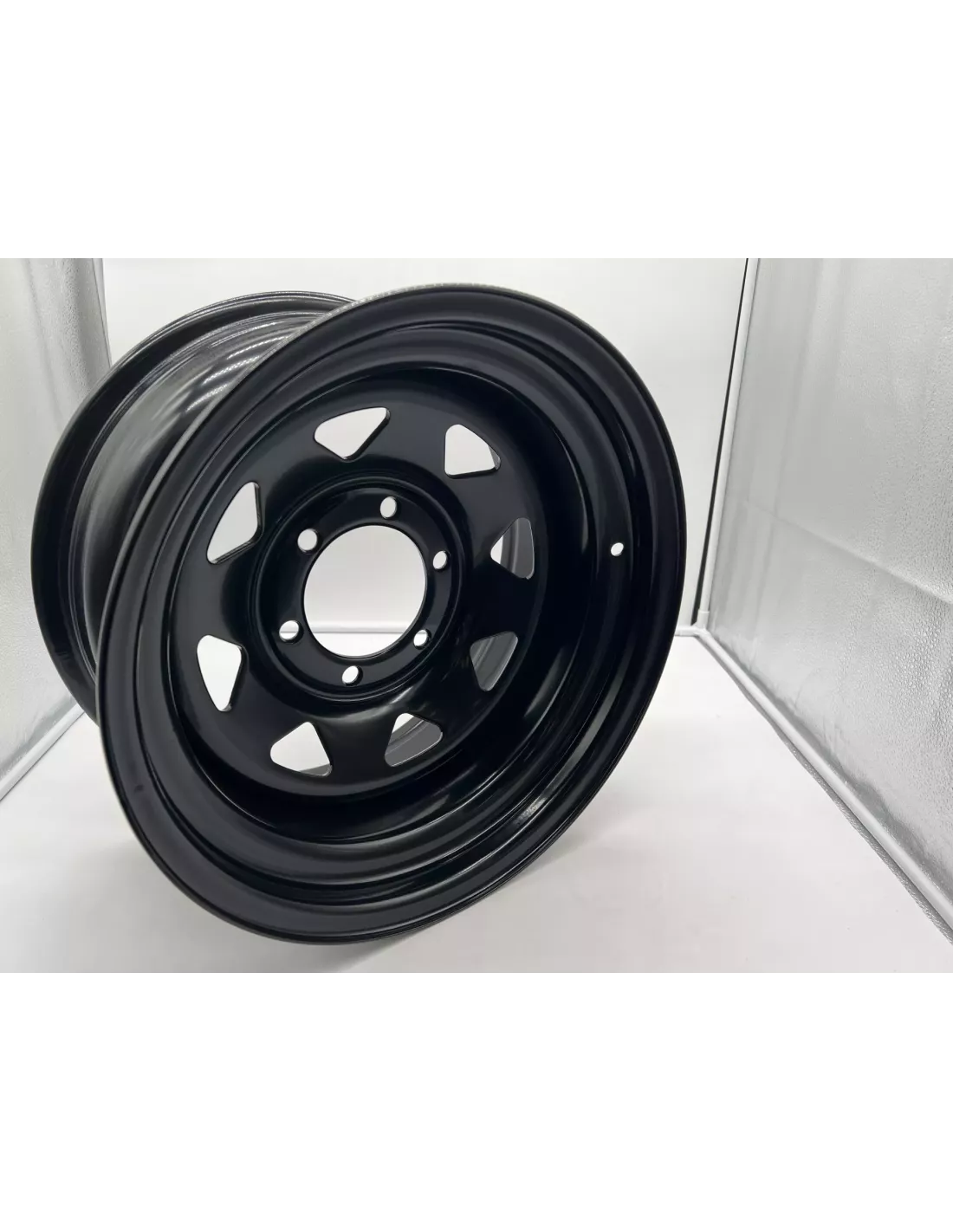 Jante acier Triangular noire 8X16 6x139.7 Land Cruiser Patrol Pajero