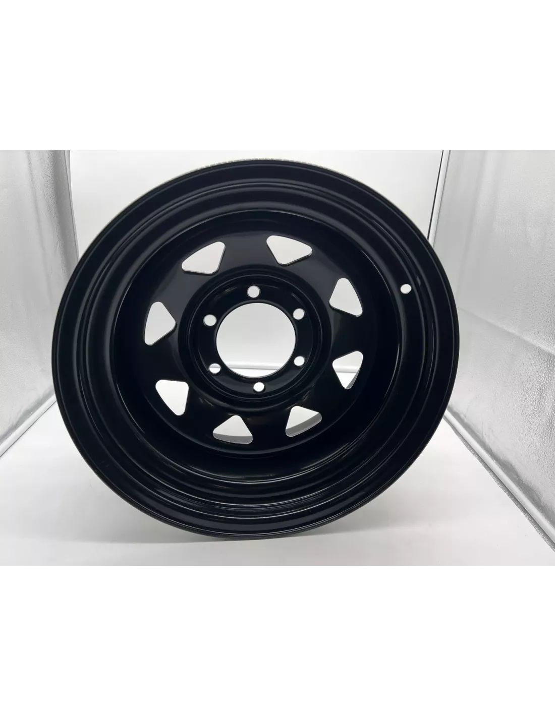 Jante acier Triangular noire 8X16 6x139.7 Land Cruiser Patrol Pajero