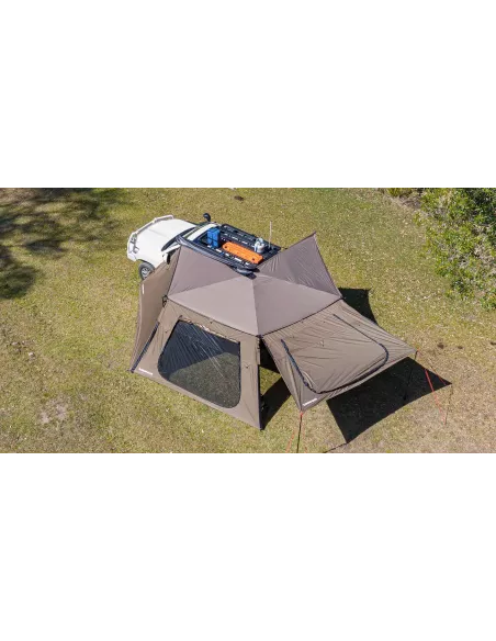 Paroi latérale trapézoïdale avec porte pour auvent Batwing compact