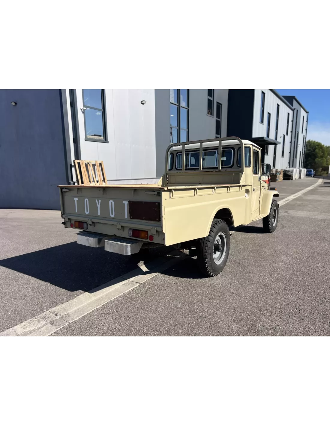 Toyota Land Cruiser FJ45 4.2L 135ch de 1983 - accessoire 4x4