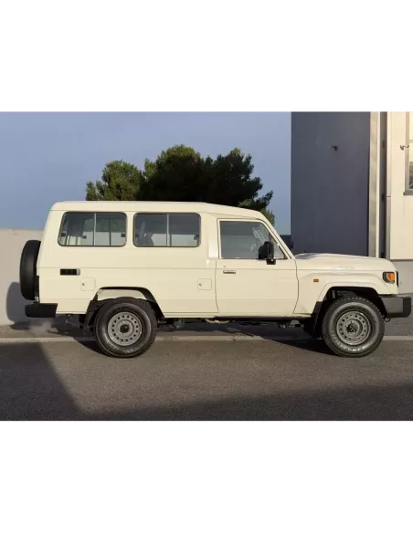 TOYOTA GRJ78 BVM BLANC INTERIEUR GRIS - accessoire 4x4