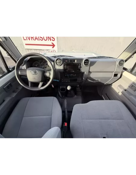 TOYOTA GRJ78 BVM BLANC INTERIEUR GRIS - accessoire 4x4