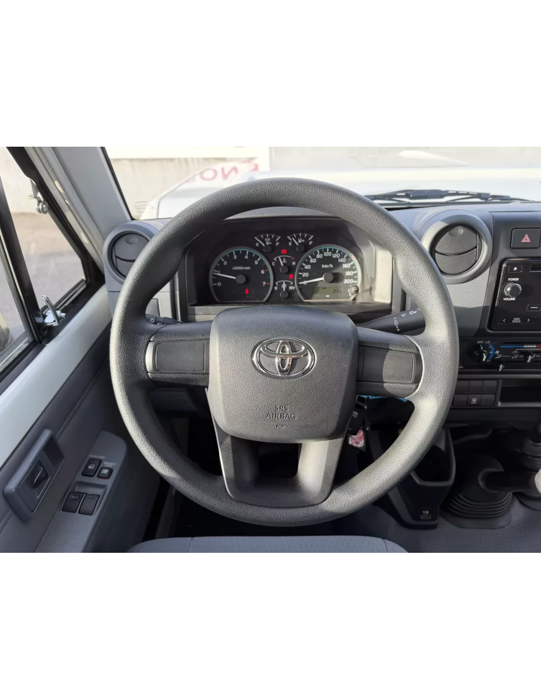 TOYOTA GRJ78 BVM BLANC INTERIEUR GRIS - accessoire 4x4