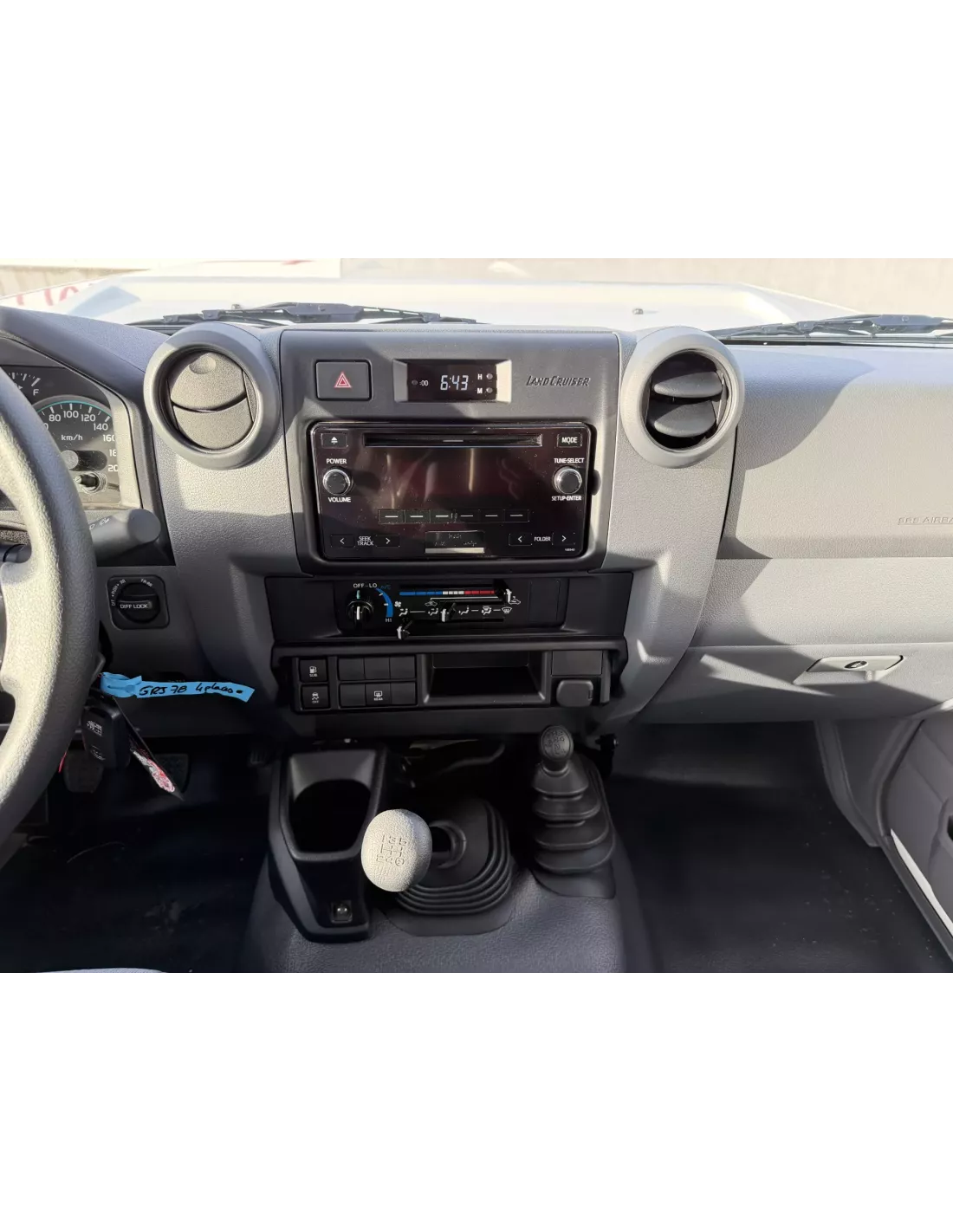 TOYOTA GRJ78 BVM BLANC INTERIEUR GRIS - accessoire 4x4