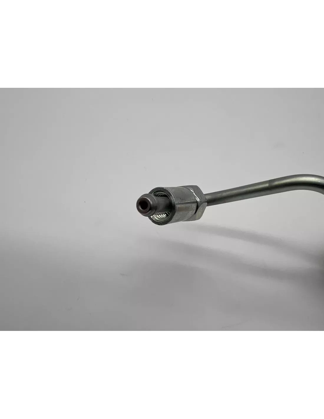 Conduite rigide haute pression injecteur No1 et No4 VDJ200 286cv