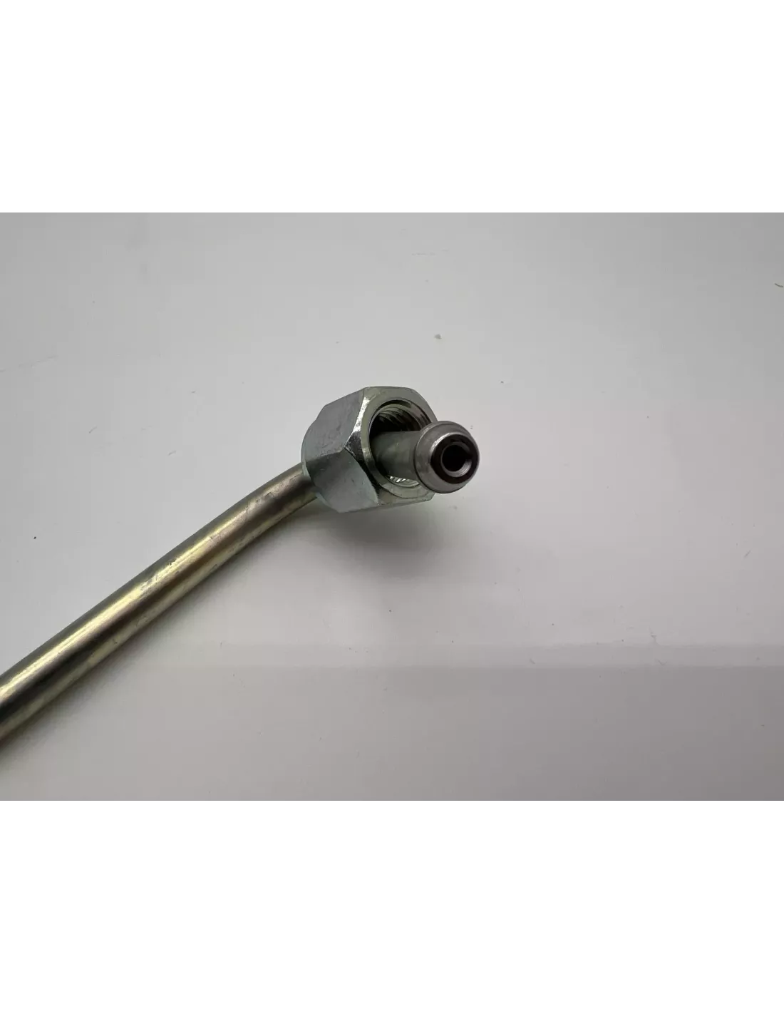 Conduite rigide haute pression injecteur No3 et No2 VDJ200 286cv