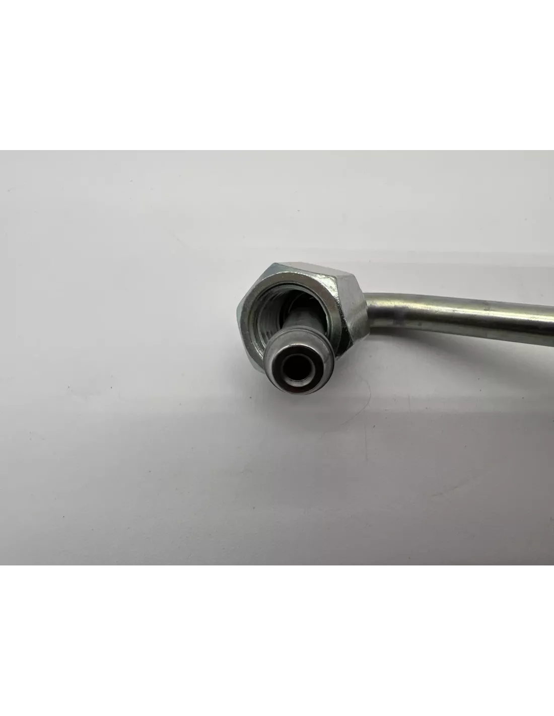 Conduite rigide haute pression injecteur No4 et No1 VDJ200 286cv