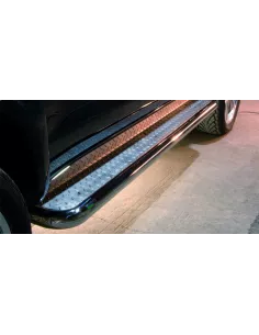 Toyota Hilux Edelstahl-Trittbrett 2