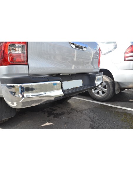 Pare-choc arrière chromé pour Toyota Hilux 2016+