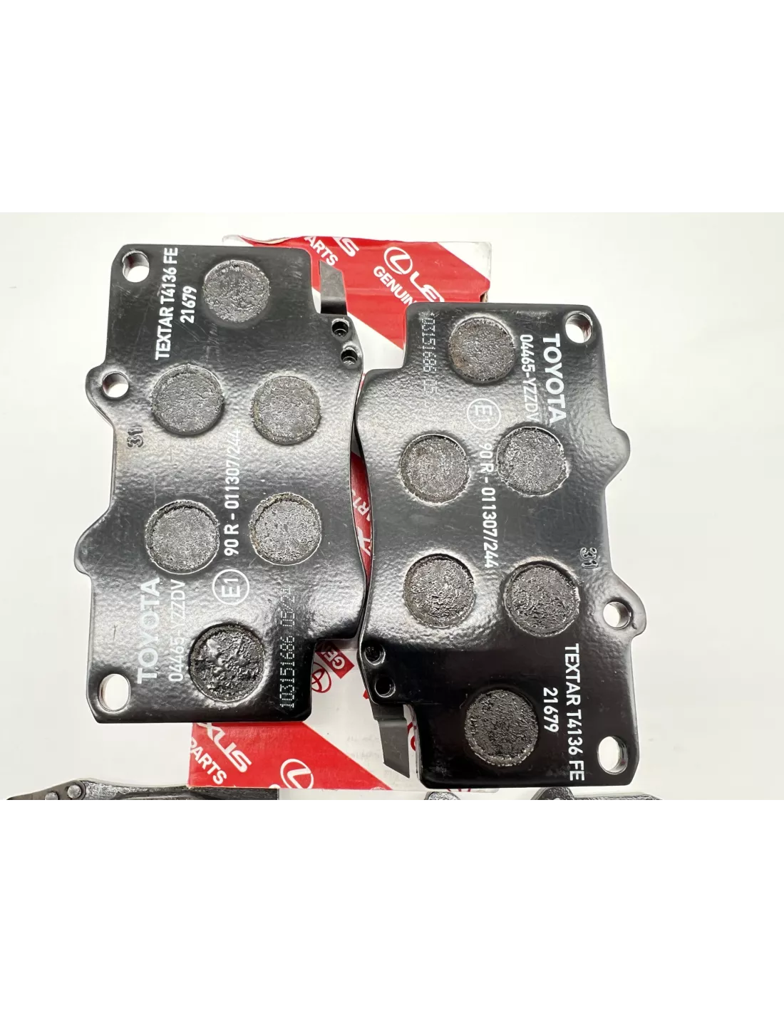 Plaquettes de frein avant Hilux Vigo - origine Toyota seconde monte
