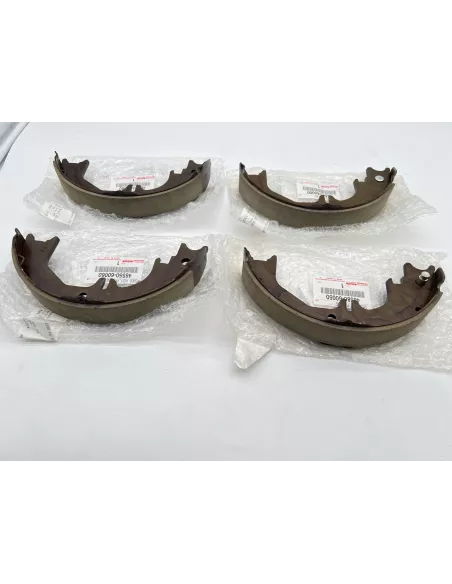 Kit de 4 mâchoires de frein arrière pour Land Cruiser HDJ80 24S