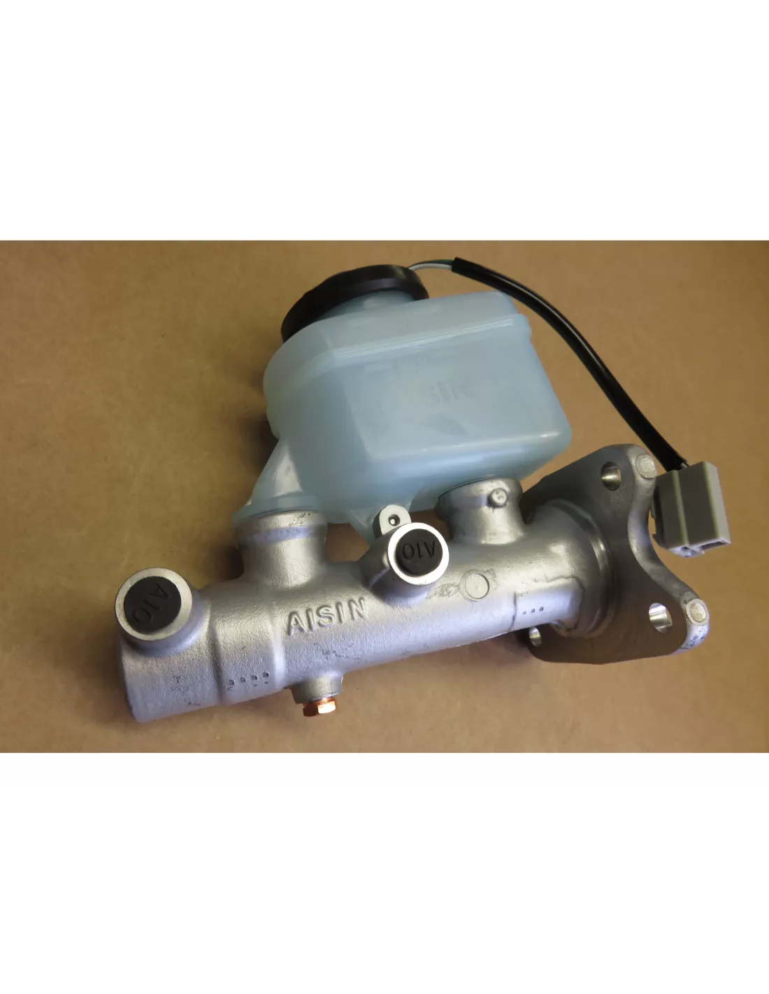 Maître cylindre frein HDJ80 12S sans ABS avant 08/92 AISIN -