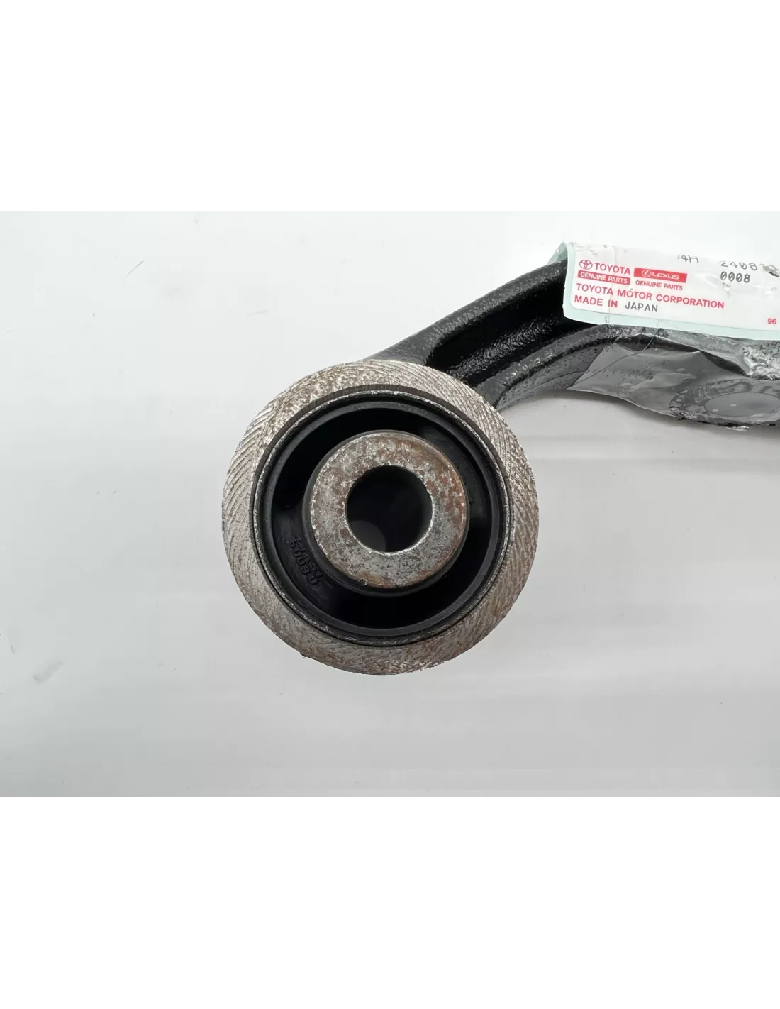 Support gauche de pont avant avec silent bloc HDJ100 TOYOTA -