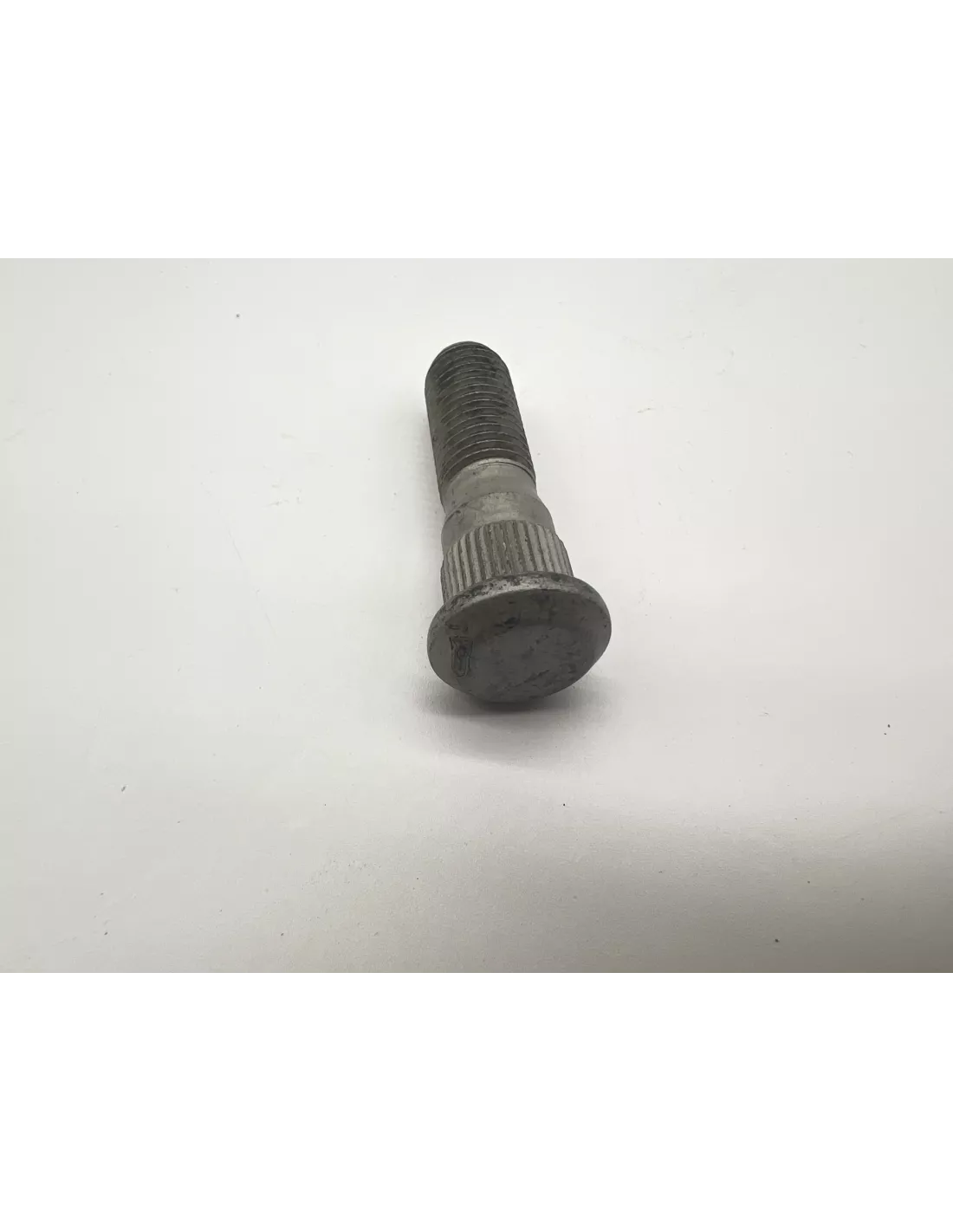 GOUJON ROUE AR J9 J12 J15 TOYOTA - accessoire 4x4