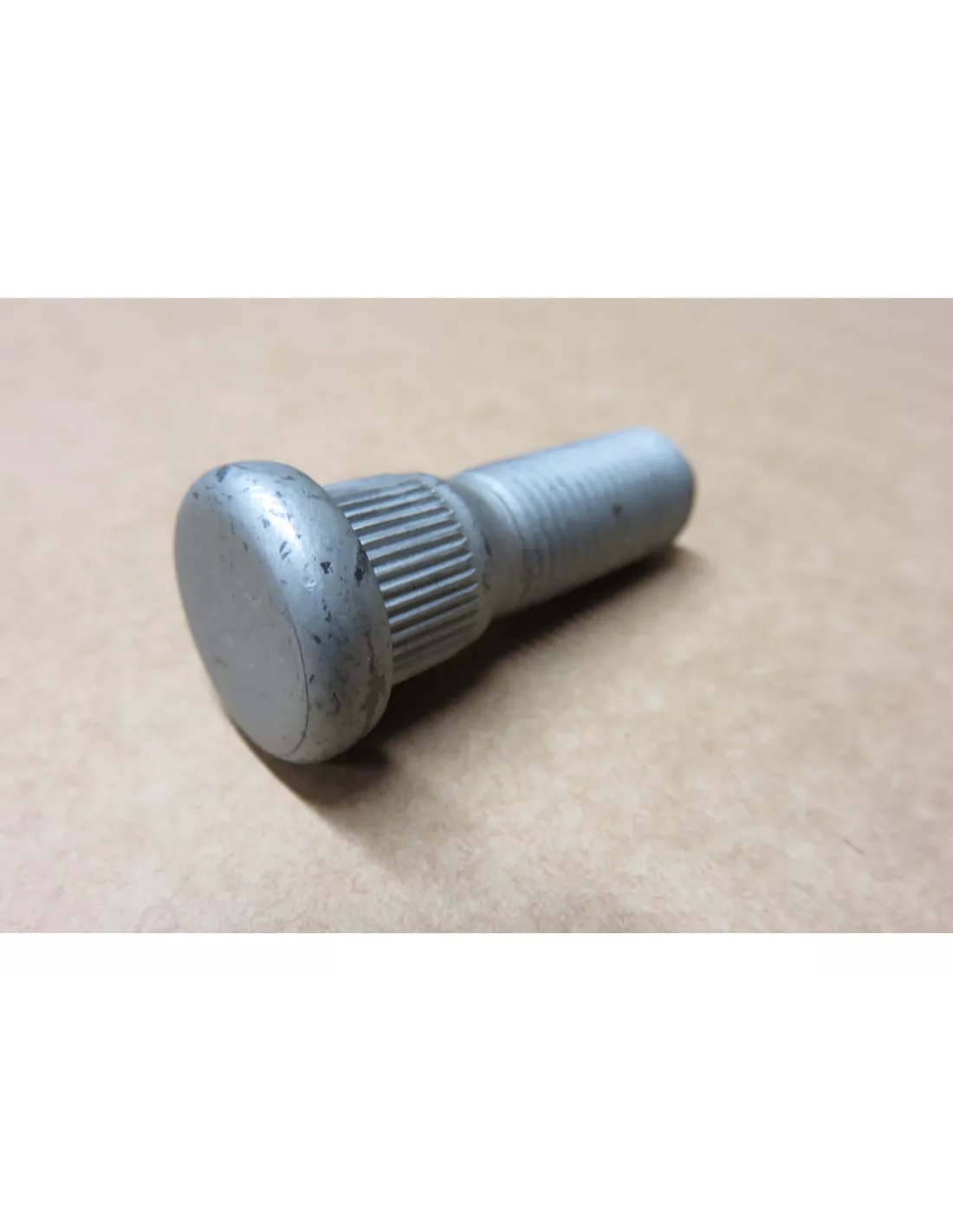 GOUJON DE ROUE AR HDJ100 VDJ200 HZJ7 TOYOTA - accessoire 4x4