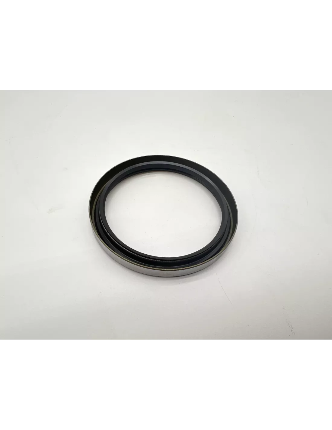 Joint spi arbre de roue arrière KZJ7 KDJ9 avec disques sans ABS et