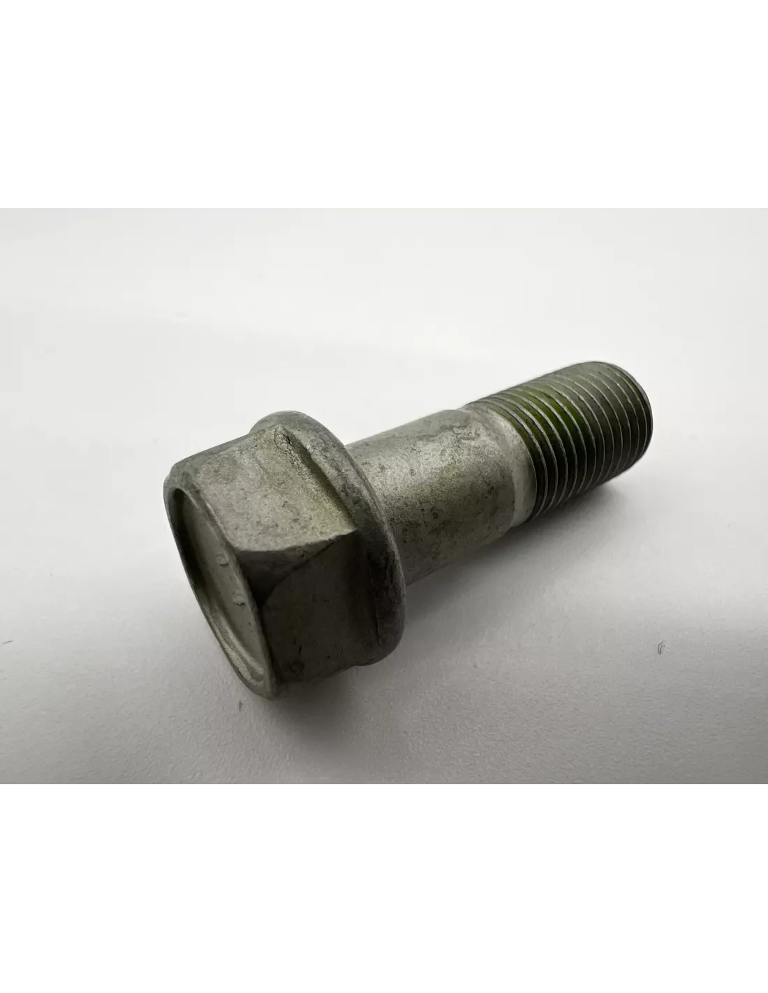 Boulon entre tulipe et arbre de transmission Ø10x26mm TOYOTA -
