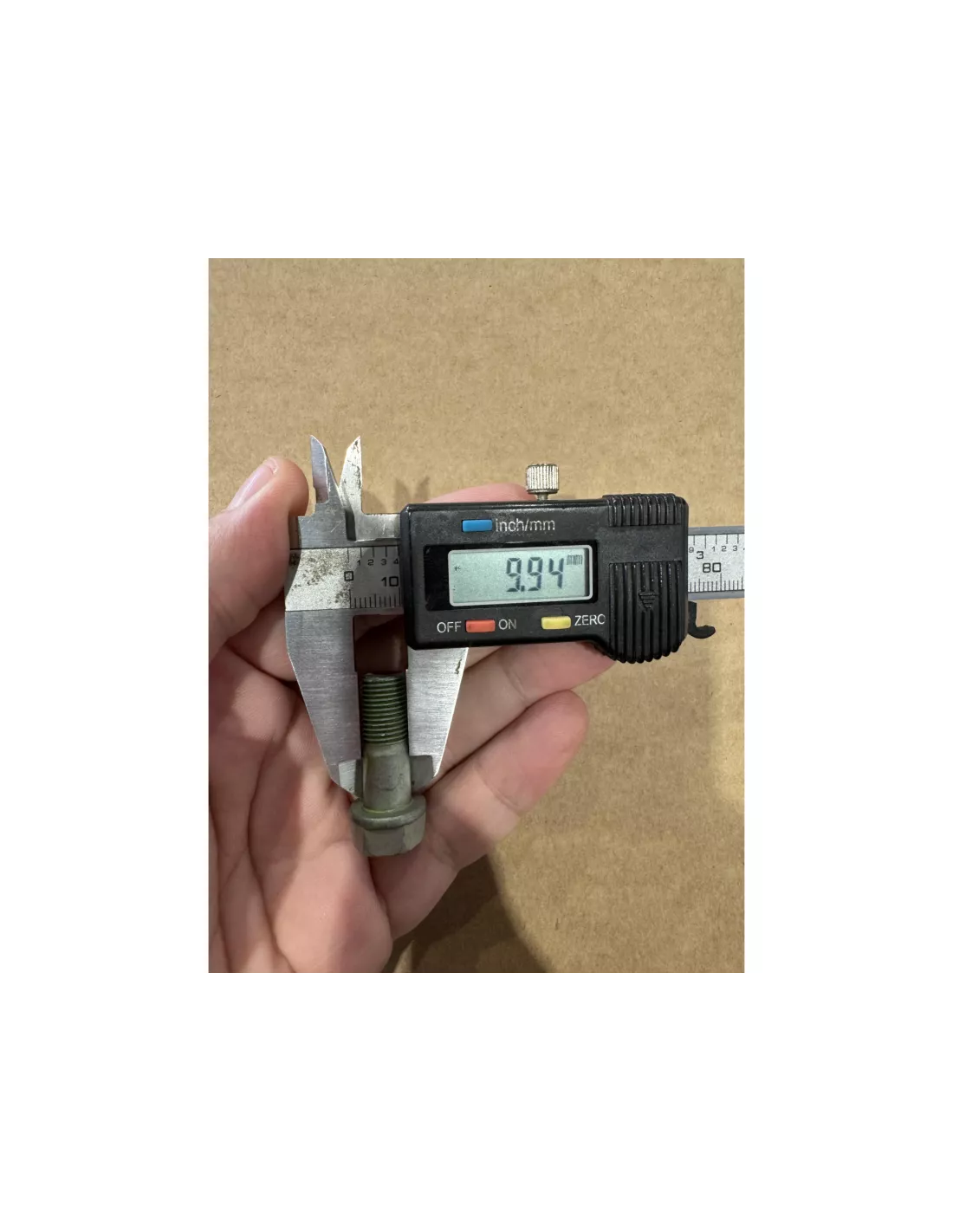 Boulon entre tulipe et arbre de transmission Ø10x26mm TOYOTA -