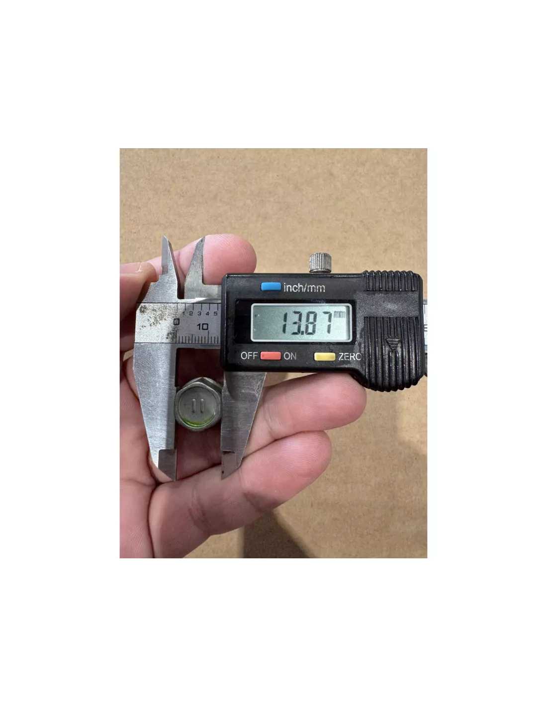 Boulon entre tulipe et arbre de transmission Ø10x26mm TOYOTA -