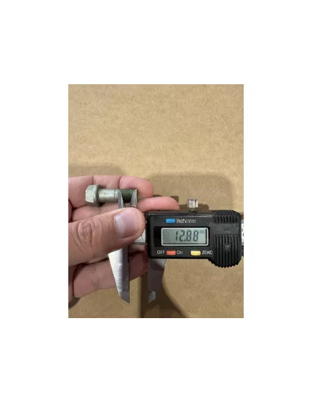 Boulon entre tulipe et arbre de transmission Ø10x26mm TOYOTA -