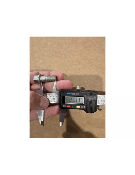 Boulon entre tulipe et arbre de transmission Ø11x27mm TOYOTA -