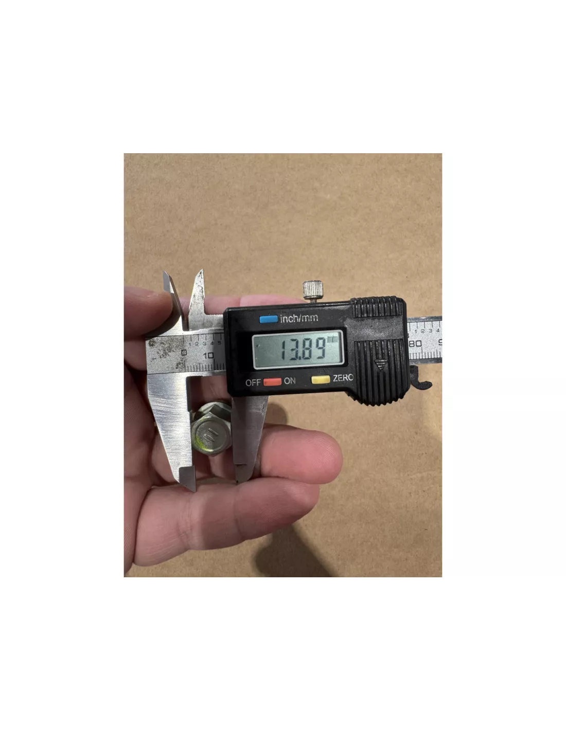 Boulon entre tulipe et arbre de transmission Ø11x27mm TOYOTA -