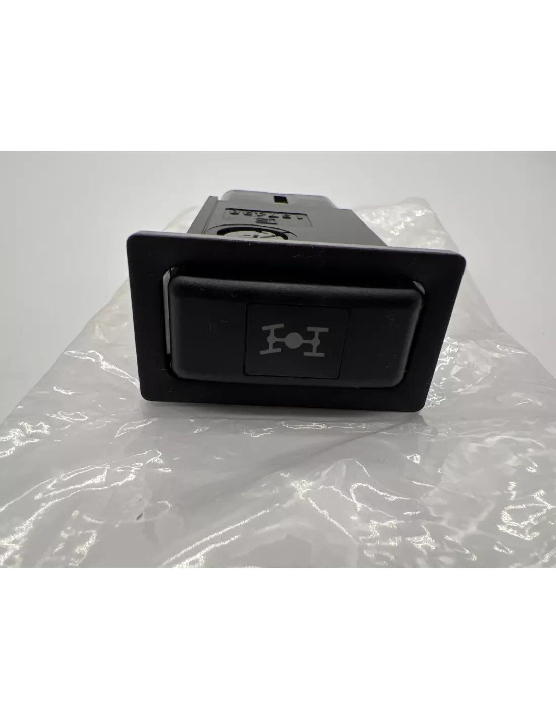 Interrupteur blocage de différentiel central HDJ80 24s TOYOTA -