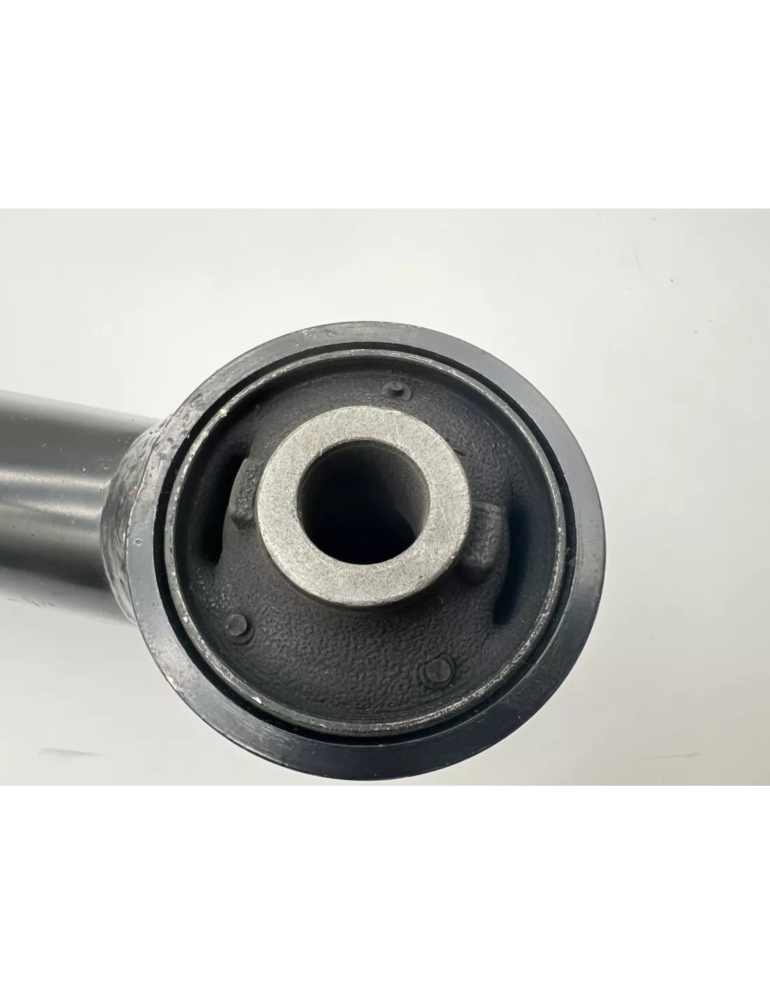 Tirant de pont arrière inférieur KDJ120 KDJ150 - La pièce TOYOTA -