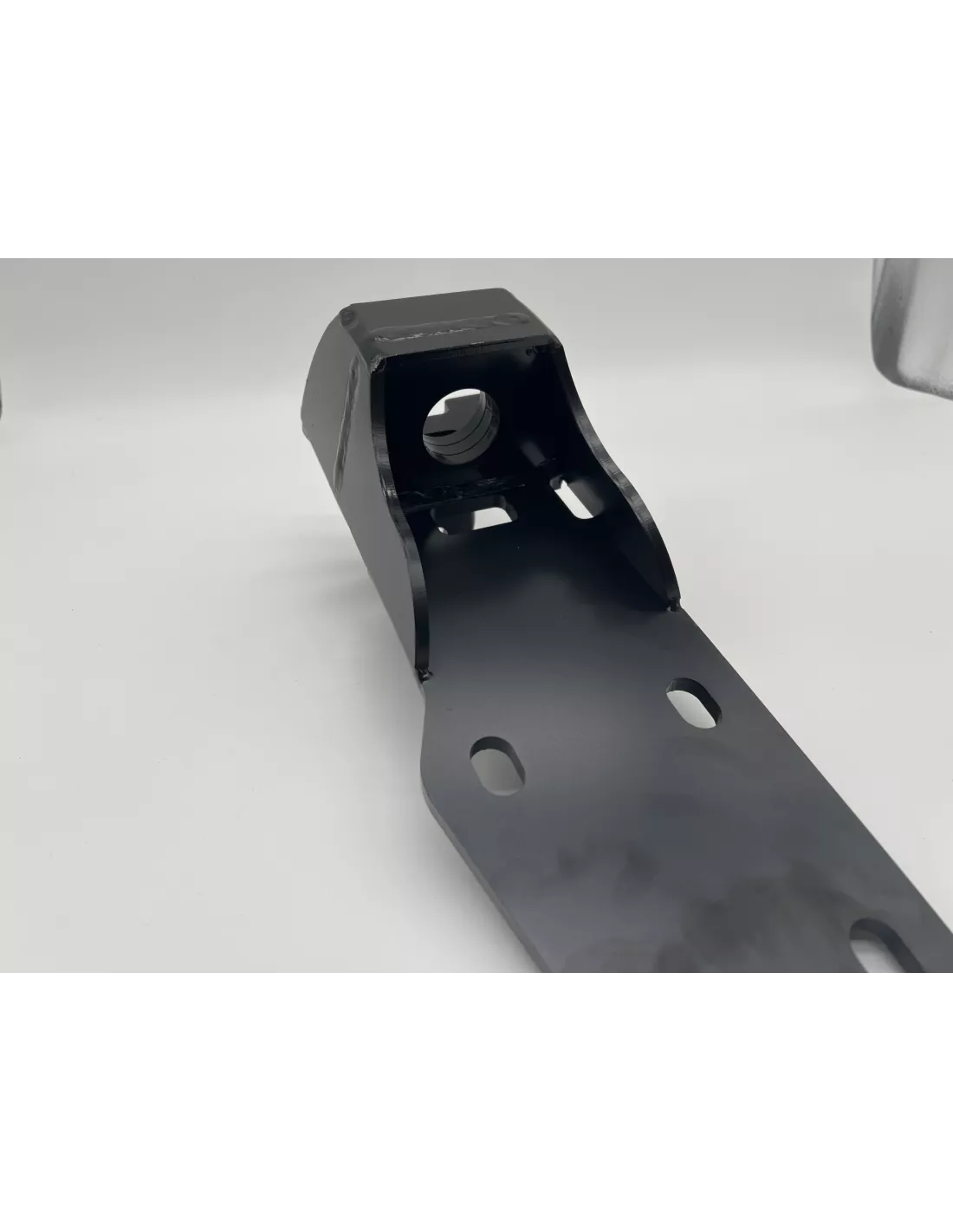 Dropbox pour tirant de pont avant gauche Nissan Patrol Y60 Y61