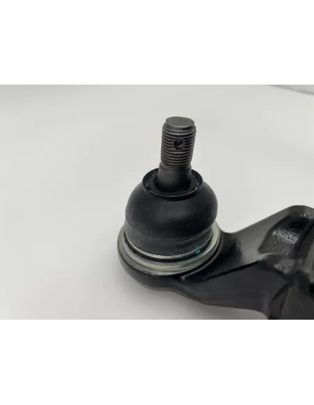 Triangle de suspension inférieur avant droit Hilux Vigo TOYOTA -