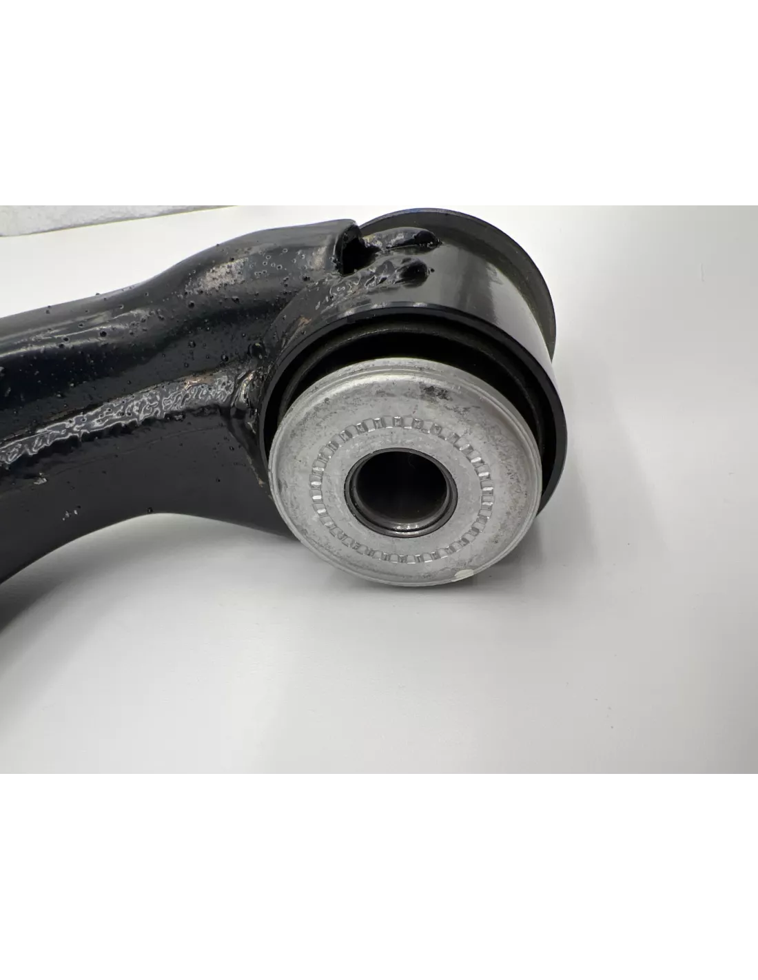 Triangle de suspension inférieur avant droit Hilux Vigo TOYOTA -